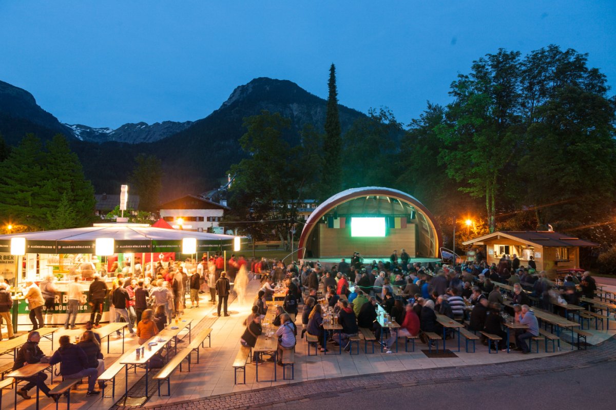 Veranstaltungen im Oberallgäu: Konzert der Musikkapelle Oberstdorf im Biergarten