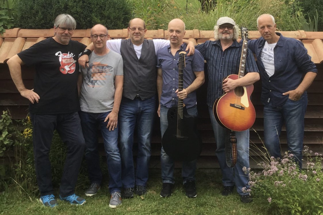 Veranstaltungen im Oberallgäu: Live-Musik mit Acoustic Minds auf Frommknechts Alpe