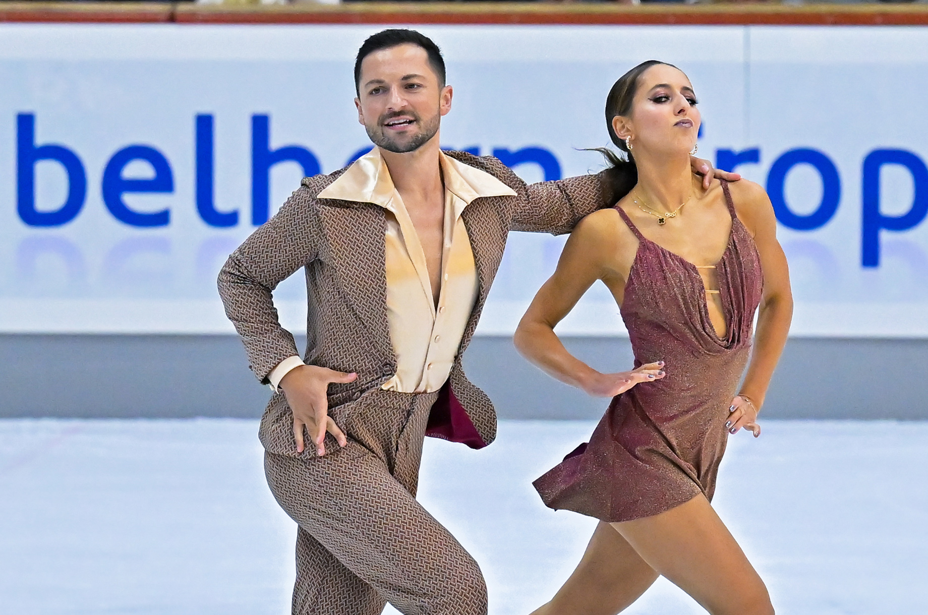 Hotels und Ferienwohnungen im Oberallgäu - Lilah Fear und Lewis Gibson bei der Nebelhorn Trophy in Oberstdorf im Allgäu - Nebelhorn Trophy 2026 - Tickets hier sichern