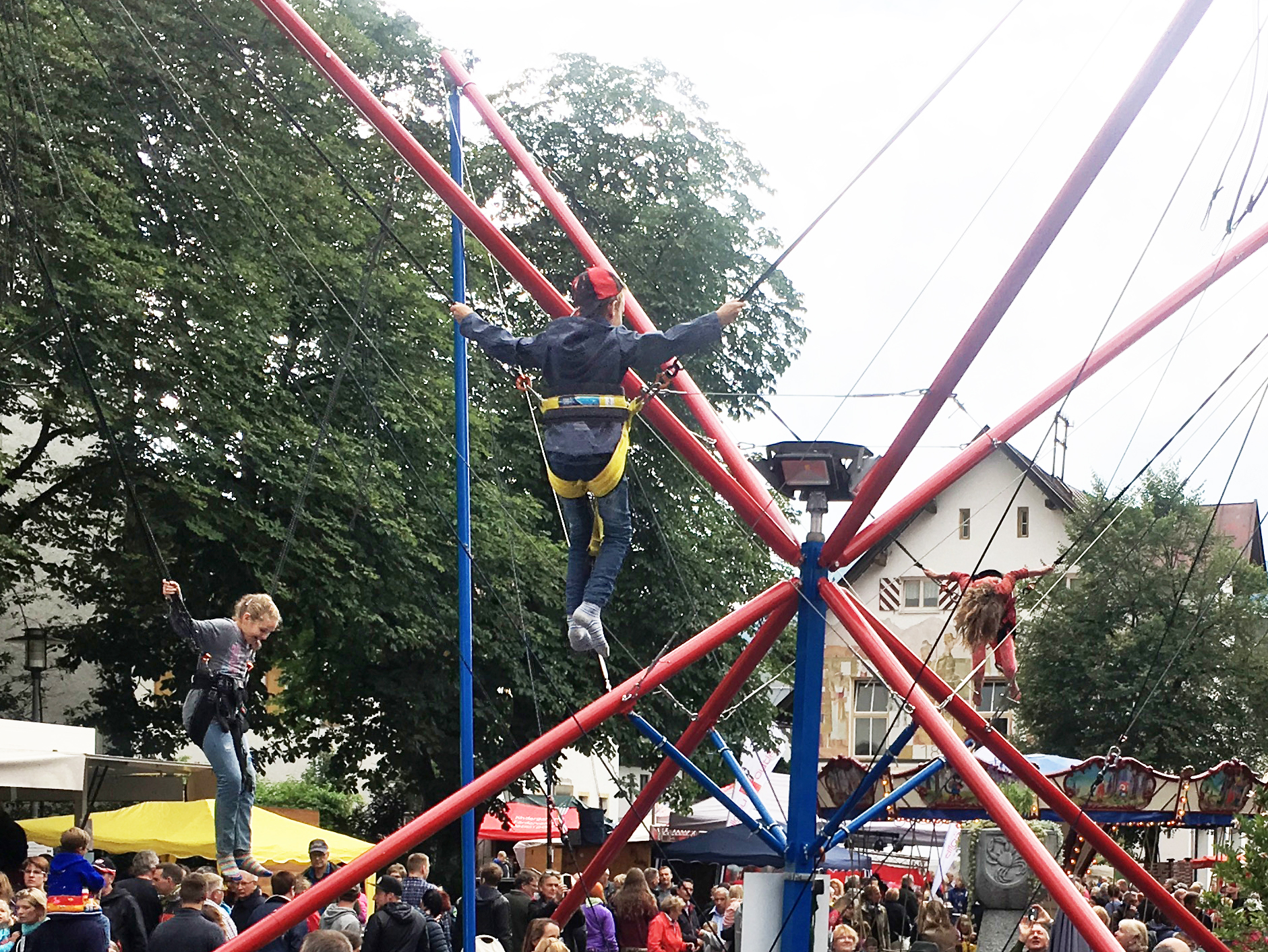 Oberstdorfer Dorffest 2026 - A Halbe, nammas güets zum easse und ... |