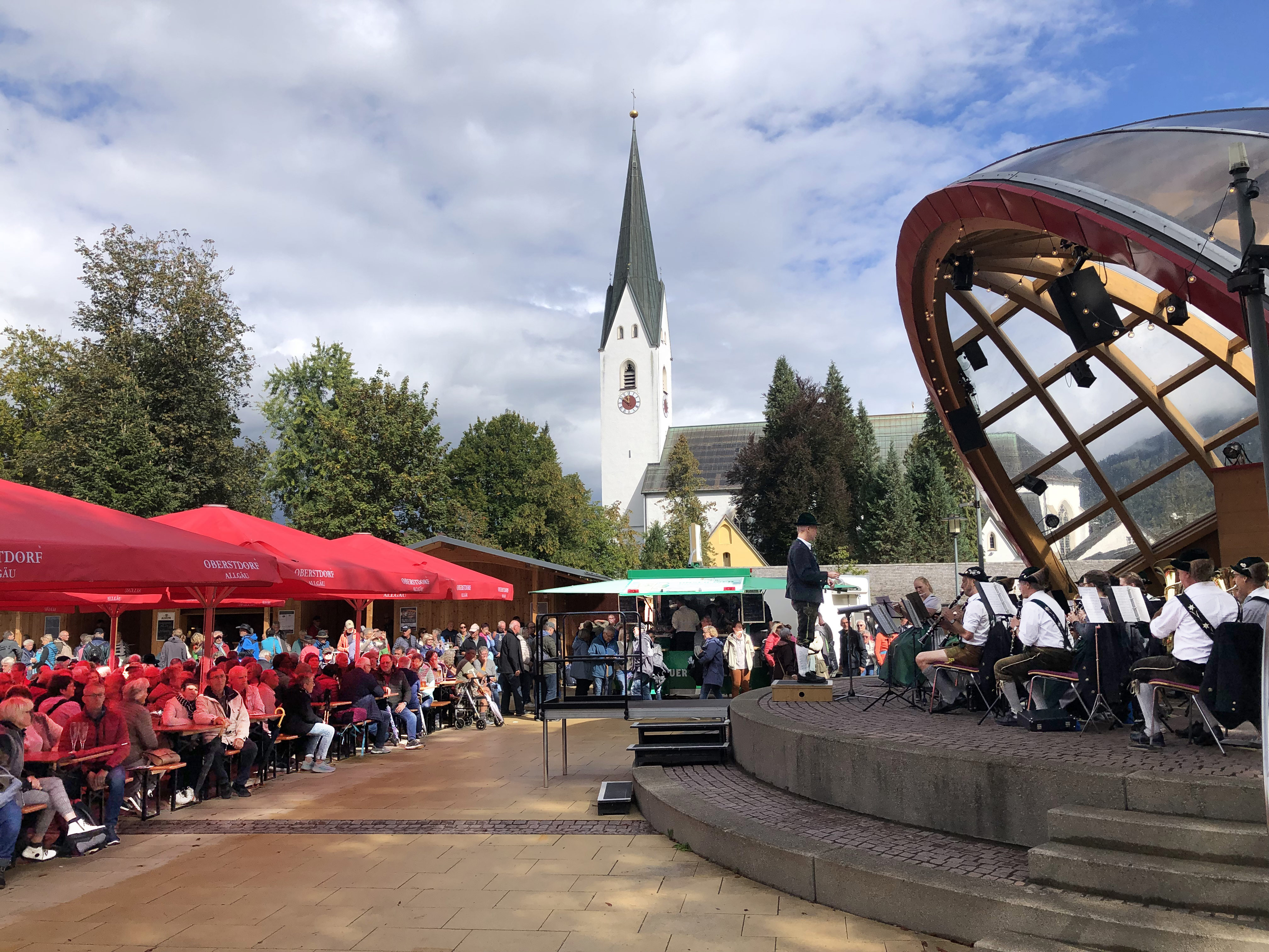 Oberstdorfer Dorffest 2026 - A Halbe, nammas güets zum easse und ... |