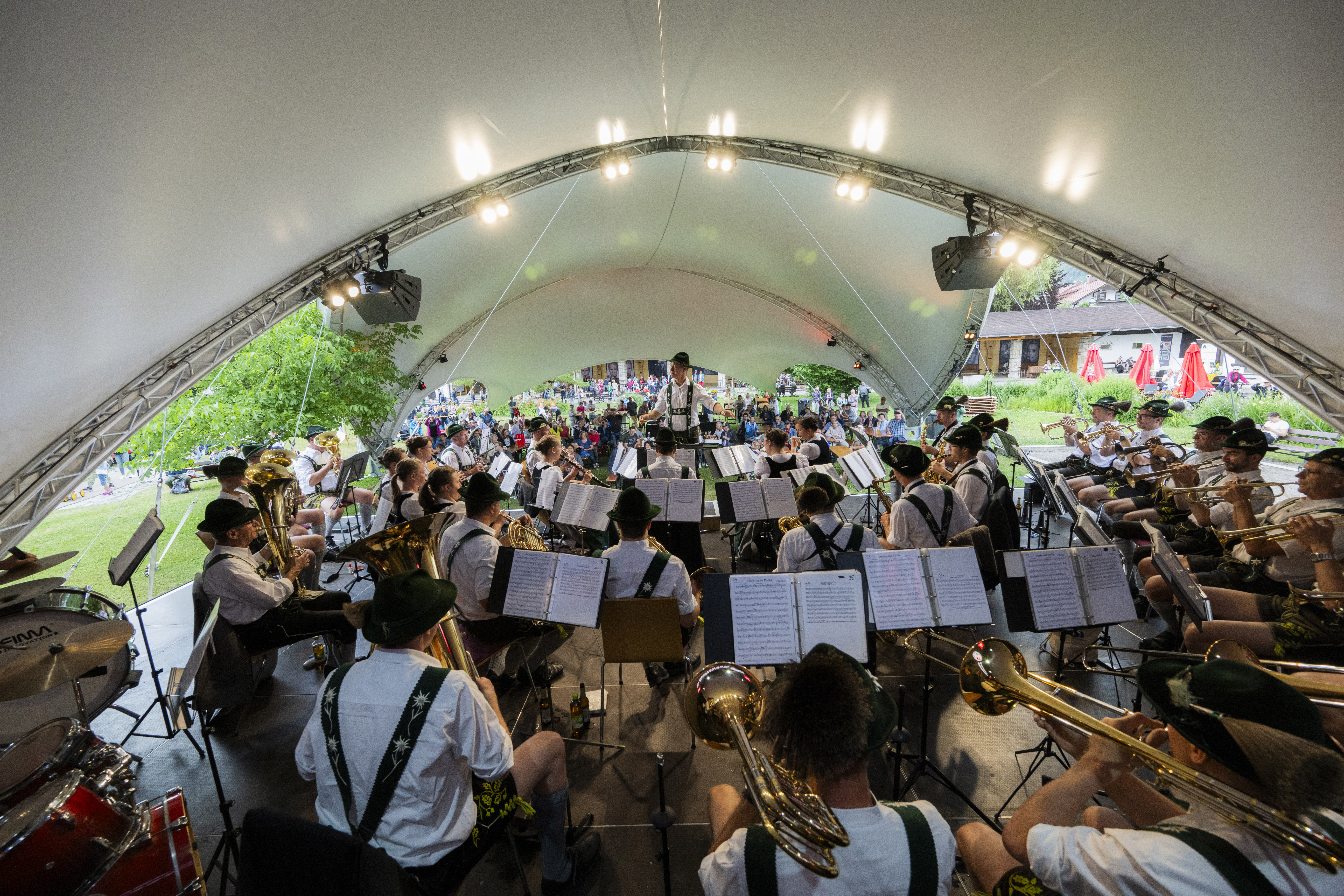 Oberstdorfer Dorffest 2026 - A Halbe, nammas güets zum easse und ... |