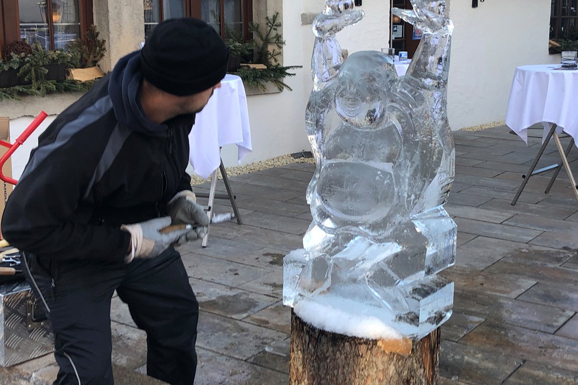 Veranstaltungen im Oberallgäu: Oberstdorfer Eiszeit - Eiskunst trifft Einkaufslust - 14. Oberstdorfer Eiszeit 2024 - Eiskunst trifft Einkaufslust