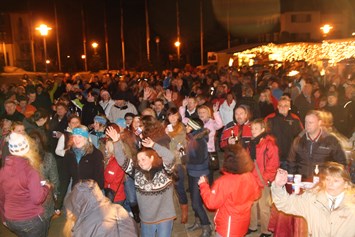 veranstaltung: Oberstdorfer Winterfest mit den Partybands "Riedberg" und "Hindervier" - Oberstdorfer Winterfest 2023 mit "Riedberg" & "HinderVier"