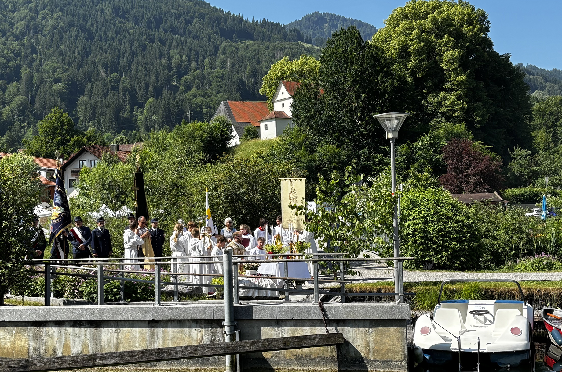 Veranstaltungen im Oberallgäu: Seeprozession zu Fronleichnam am "Großen Alpsee" bei Immenstadt im Allgäu - Seeprozession zu Fronleichnam am "Großen Alpsee"