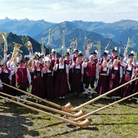 Veranstaltungen im Oberallgäu: Musikkapelle Engetried und die Günztaler Alphornbläser an der Kanzelwand - Musikkapelle Engetried & Günztaler Alphornbläser an der Kanzelwand