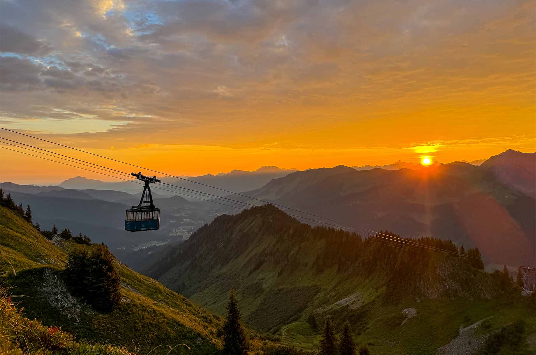 Veranstaltungen im Oberallgäu:  Sonnenaufgangsfahrt auf das Walmendingerhorn - Fahrt zum Sonnenaufgang auf dem Walmendingerhorn