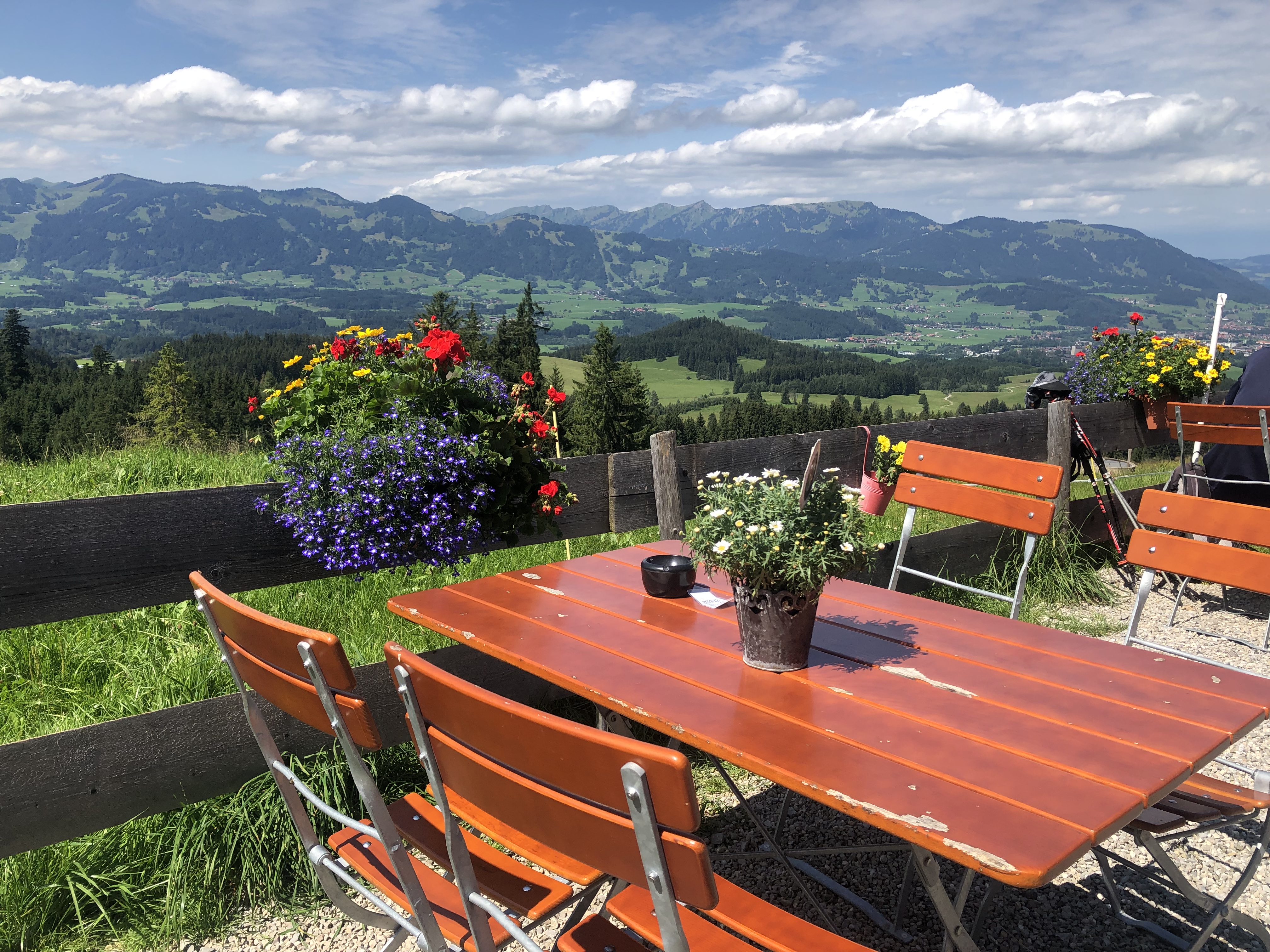 Hotels und Ferienwohnungen im Oberallgäu - Das Trio Alpenspitzbüebe beim Hofabend auf dem Sonthofer Hof - Hofabend auf der Alpe Sonthofer Hof