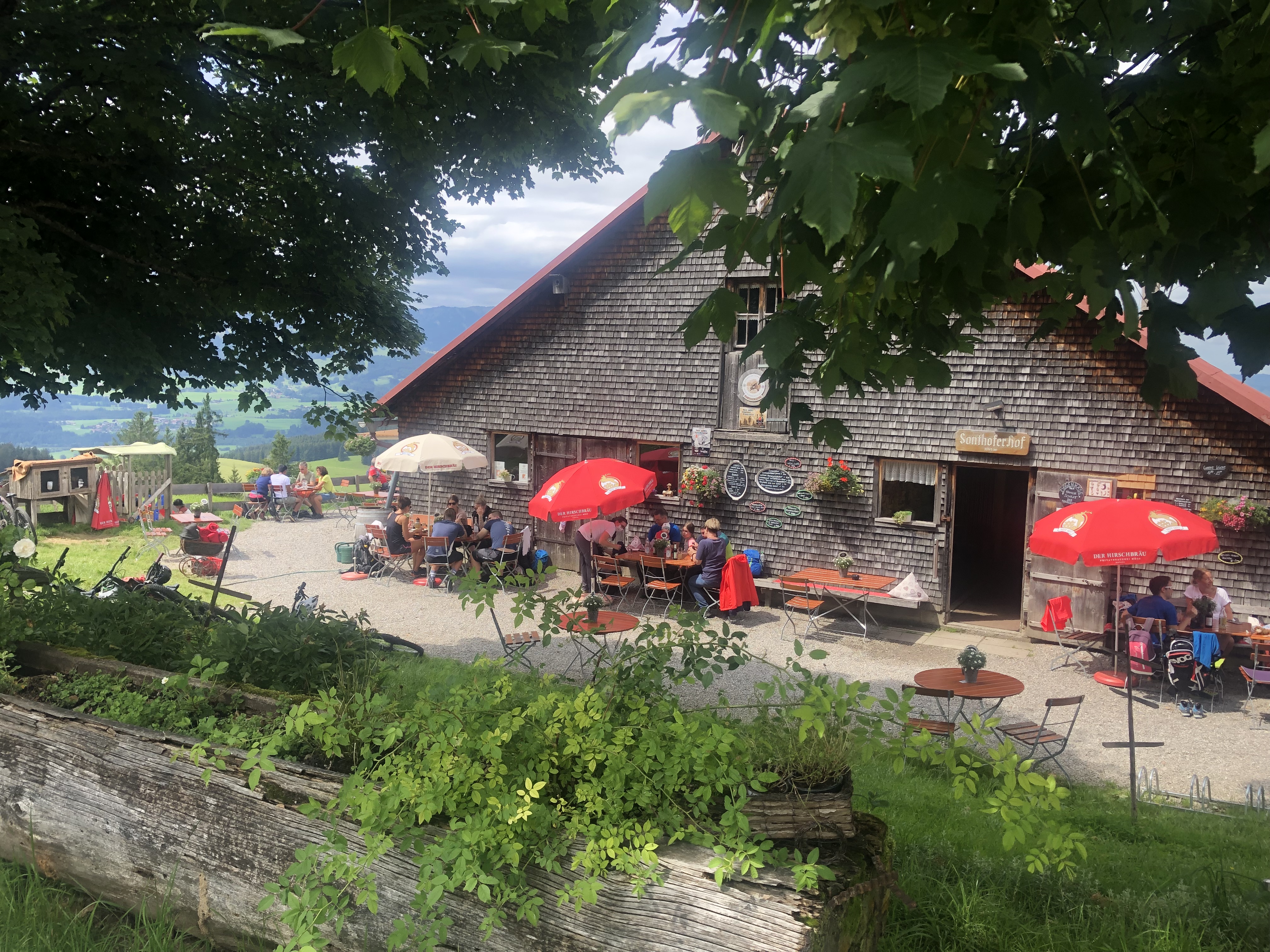 Veranstaltungen im Oberallgäu: Das Trio Alpenspitzbüebe beim Hofabend auf dem Sonthofer Hof - Hofabend auf der Alpe Sonthofer Hof