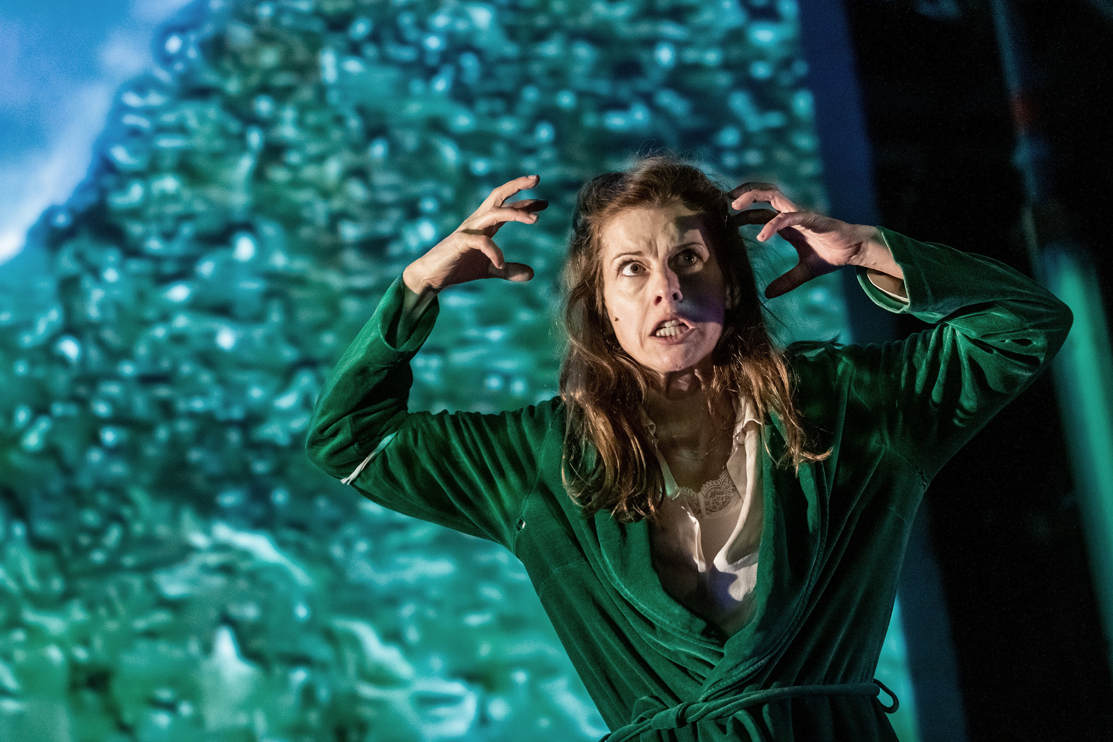 Veranstaltungen im Oberallgäu: Spielort verlegt: "Endlose Aussicht" Schauspiel von Theresia Walser