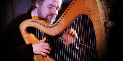 hotels-und-ferienwohnungen-im-oberallgaeu - Oberstdorf - Thomas Loefke - Harp Music from the Celtic Northwest