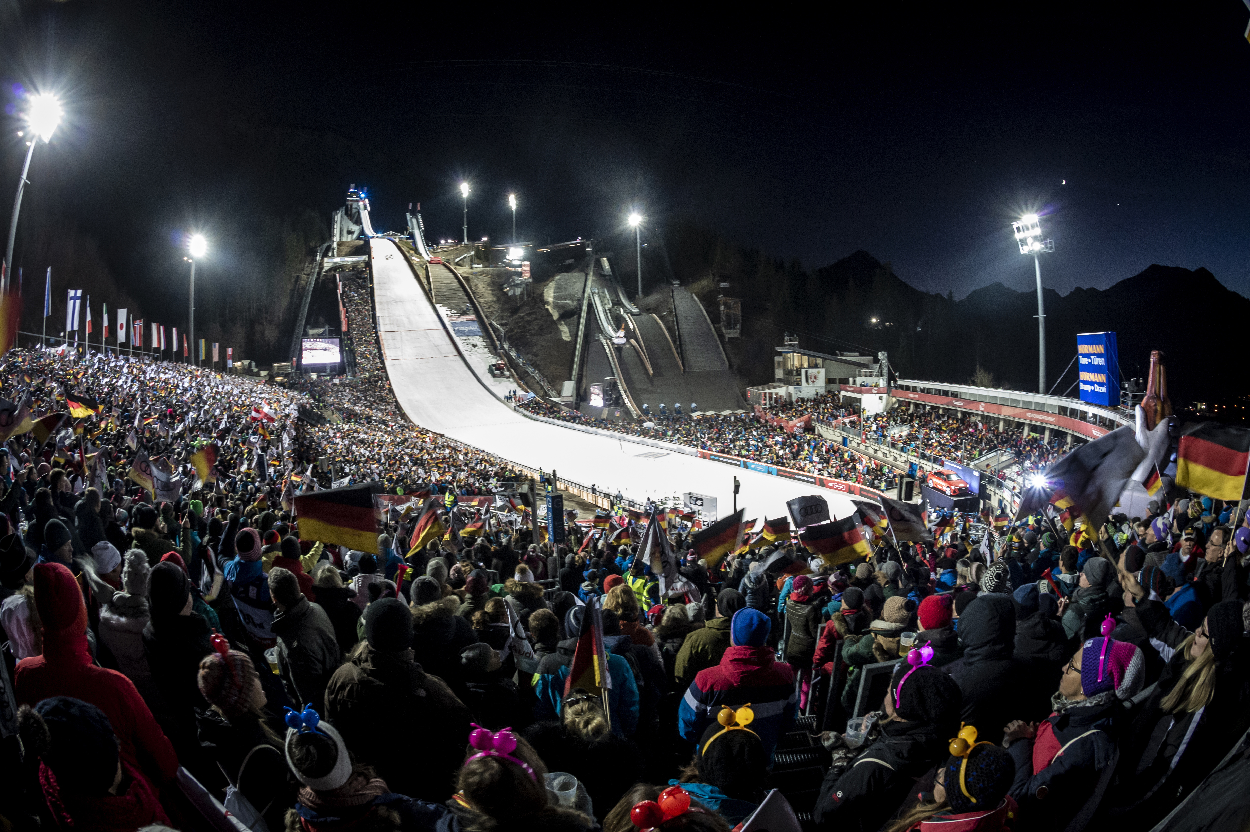 Vierschanzentournee Oberstdorf 29.12 outlet Kategorie 1