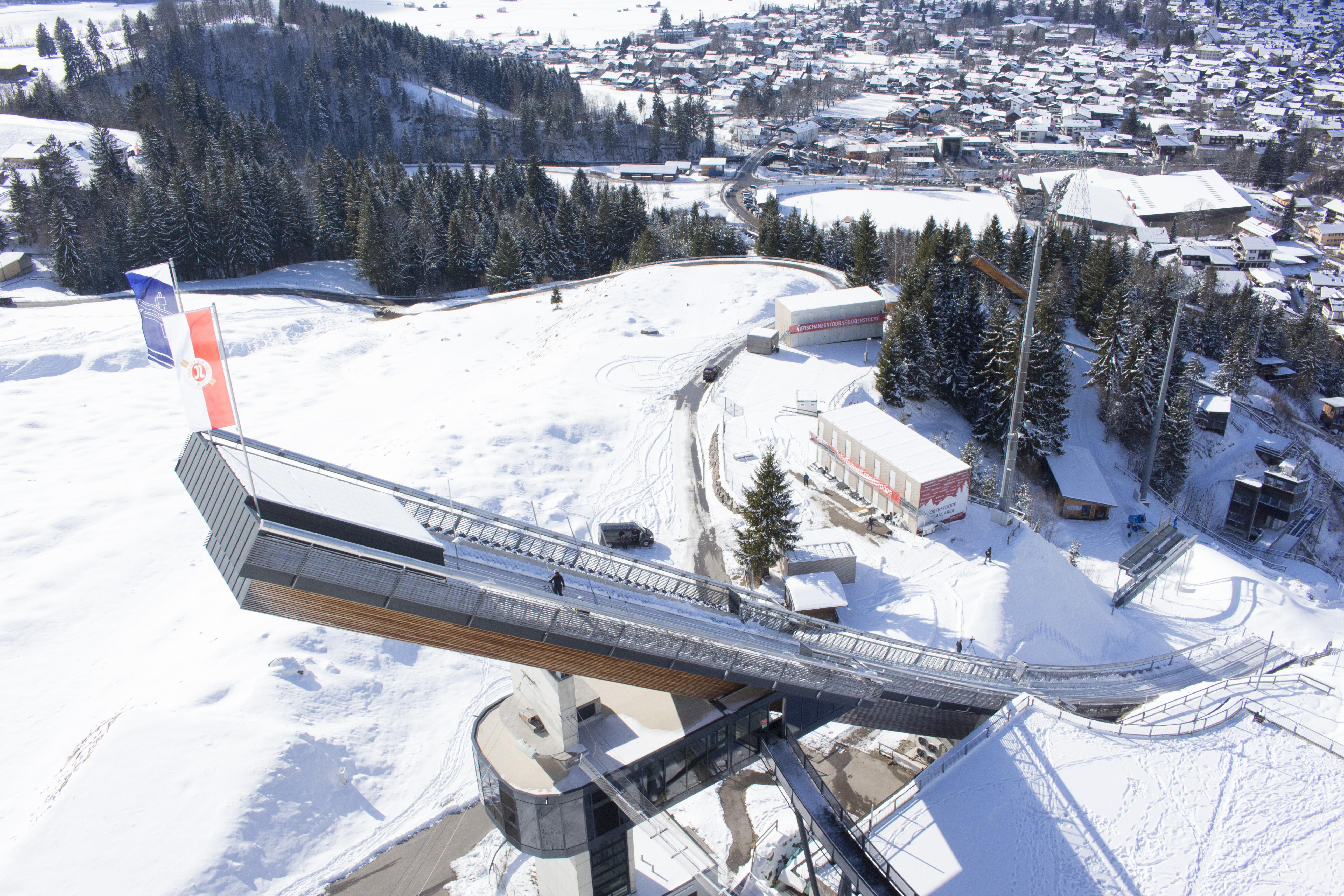 Veranstaltungen im Oberallgäu: Skispringen - Auftakt zur Vierschanzentournee in Oberstdorf im Oberallgäu - Vierschanzentournee 2025 / 2026 - Skispringen in Oberstdorf 