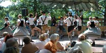 Hotels und Ferienwohnungen im Oberallgäu - Kategorien: Open-Air - Bayern - Waldfest des Trachtenvereins D'Holzar in Fischen - Waldfest des Trachtenvereins D'Holzar in Fischen
