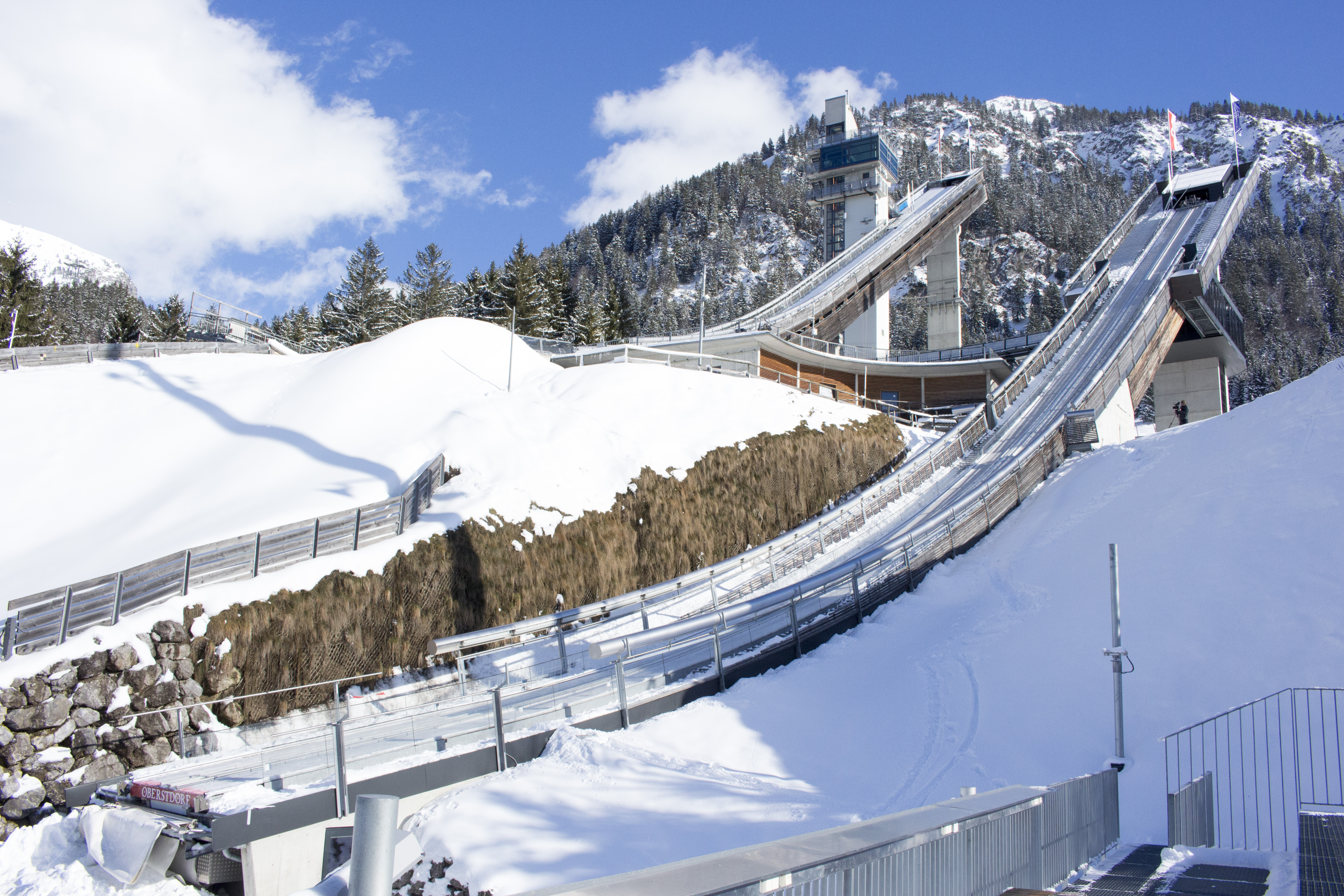 Veranstaltungen im Oberallgäu: 2-NIGHTS TOUR - Weltcup - Skispringen der Frauen in Oberstdorf  - Vierschanzentournee der Frauen 2026 / 2027 in Oberstdorf