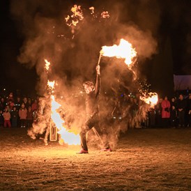 Veranstaltungen im Oberallgäu: Winterzauber in Oberstaufen - Glow- und Feuershow von Nils Müller - Winterzauber in Oberstaufen: 2023 / 2024