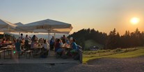 Hotels und Ferienwohnungen im Oberallgäu - An der Berggaststätte auf dem Hündle wird gegrillt! - An der Berggaststätte auf dem Hündle wird gegrillt!