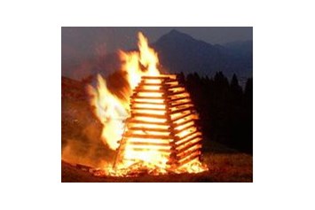 Veranstaltungen im Oberallgäu: Funkenfeuer in Hüttenberg