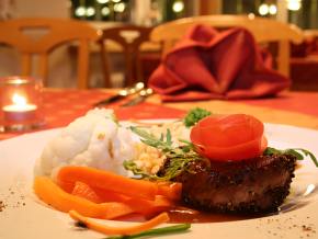 Hotels und Ferienwohnungen im Oberallgäu - Küchenstil: Heimische Küche - Kleinwalsertal - Restaurant-Café Kanzelwand - Restaurant - Café Kanzelwand