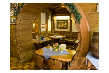 Restaurants im Oberallgäu: Hotel Zum Goldenen Hirsch - Ferdl´s Bräustüble - Hotel Zum Goldenen Hirsch