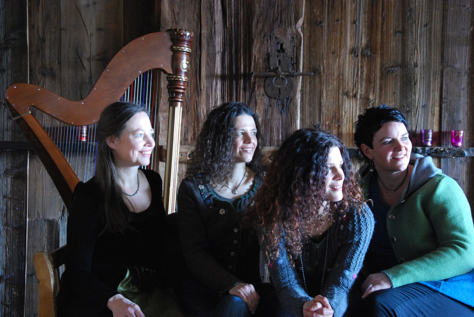 Hotels und Ferienwohnungen im Oberallgäu - Schneeflockennacht mit Hedwig Roth, Martina Noichl und den Vivid Curls - Schneeflockennacht am 03.12.2025 in Oberstdorf im Allgäu