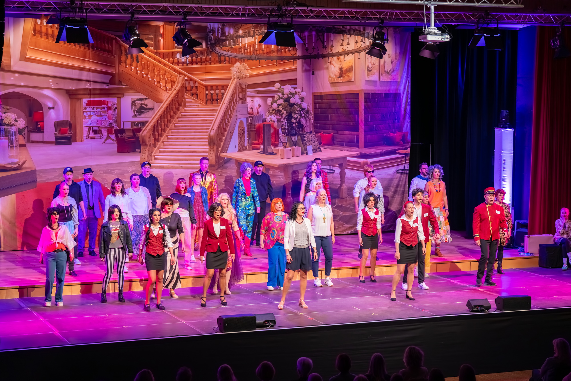 Veranstaltungen im Oberallgäu: WiR18 im November 2026 - "Showtime" oder SOS beim ESC - WiR18 im November 2026 - "Showtime" oder SOS beim ESC