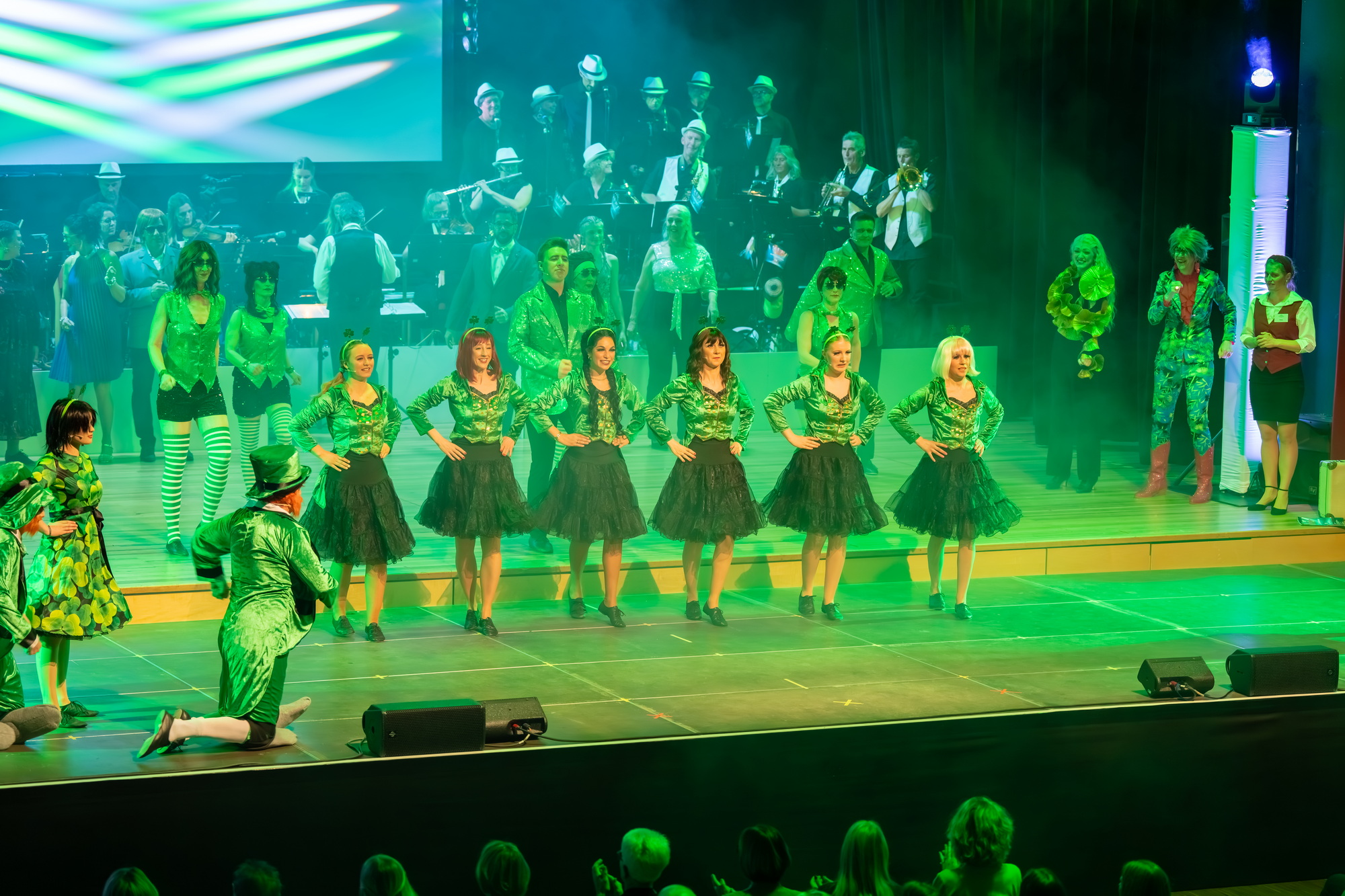 Veranstaltungen im Oberallgäu: WiR18 im November 2026 - "Showtime" oder SOS beim ESC - WiR18 im November 2026 - "Showtime" oder SOS beim ESC