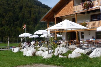 Stellenanzeigen von Leistungsträgern aus dem Oberallgäu: Berggasthof Riefenkopf bei Oberstdorf um Allgäu - Berggasthof Riefenkopf - vor der Kulisse des Alpenhauptkamms