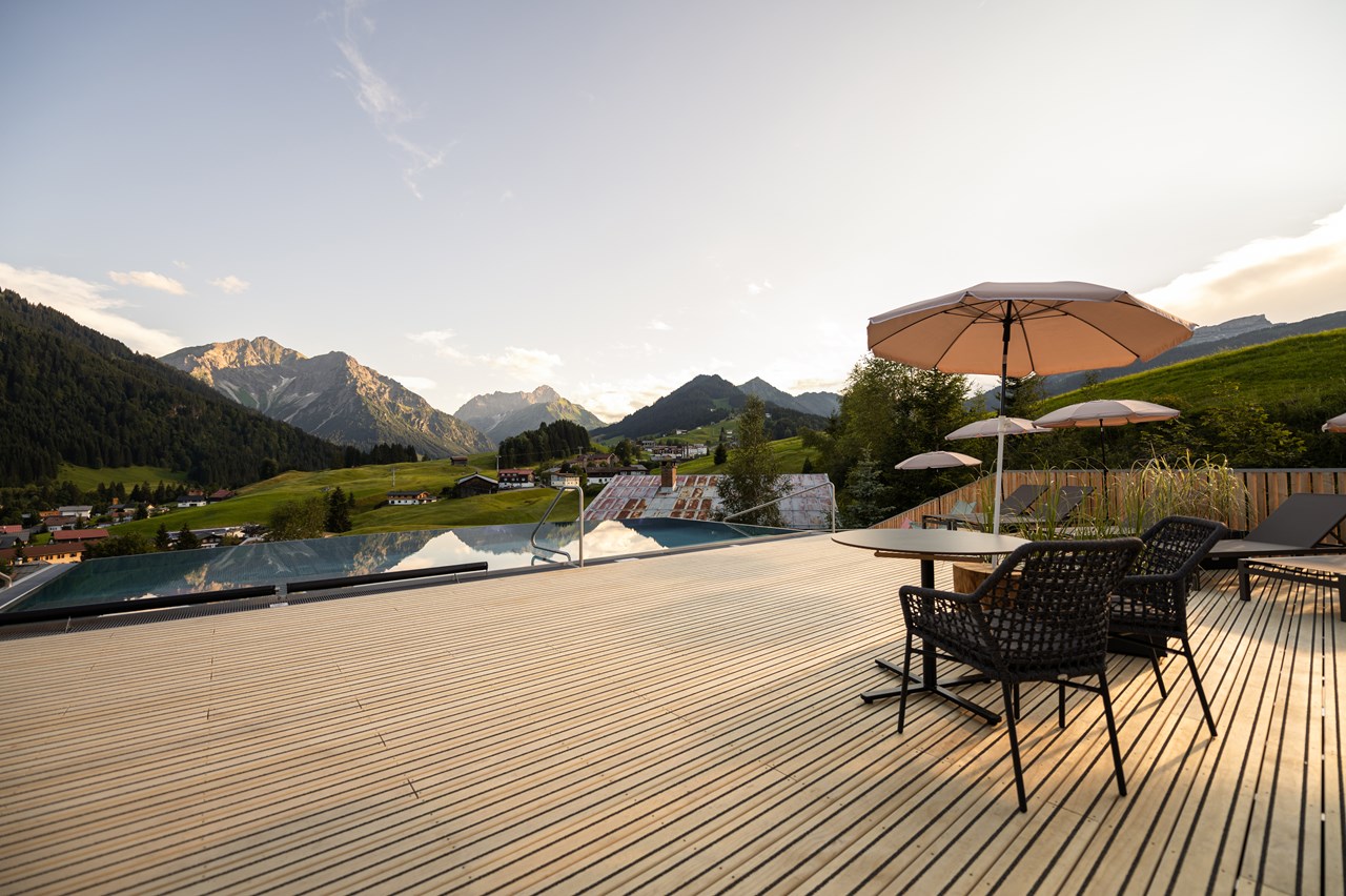 4****S Hotel Erlebach in Riezlern Angebote Verwöhnwoche 02.11.2025 – 09.11.2025