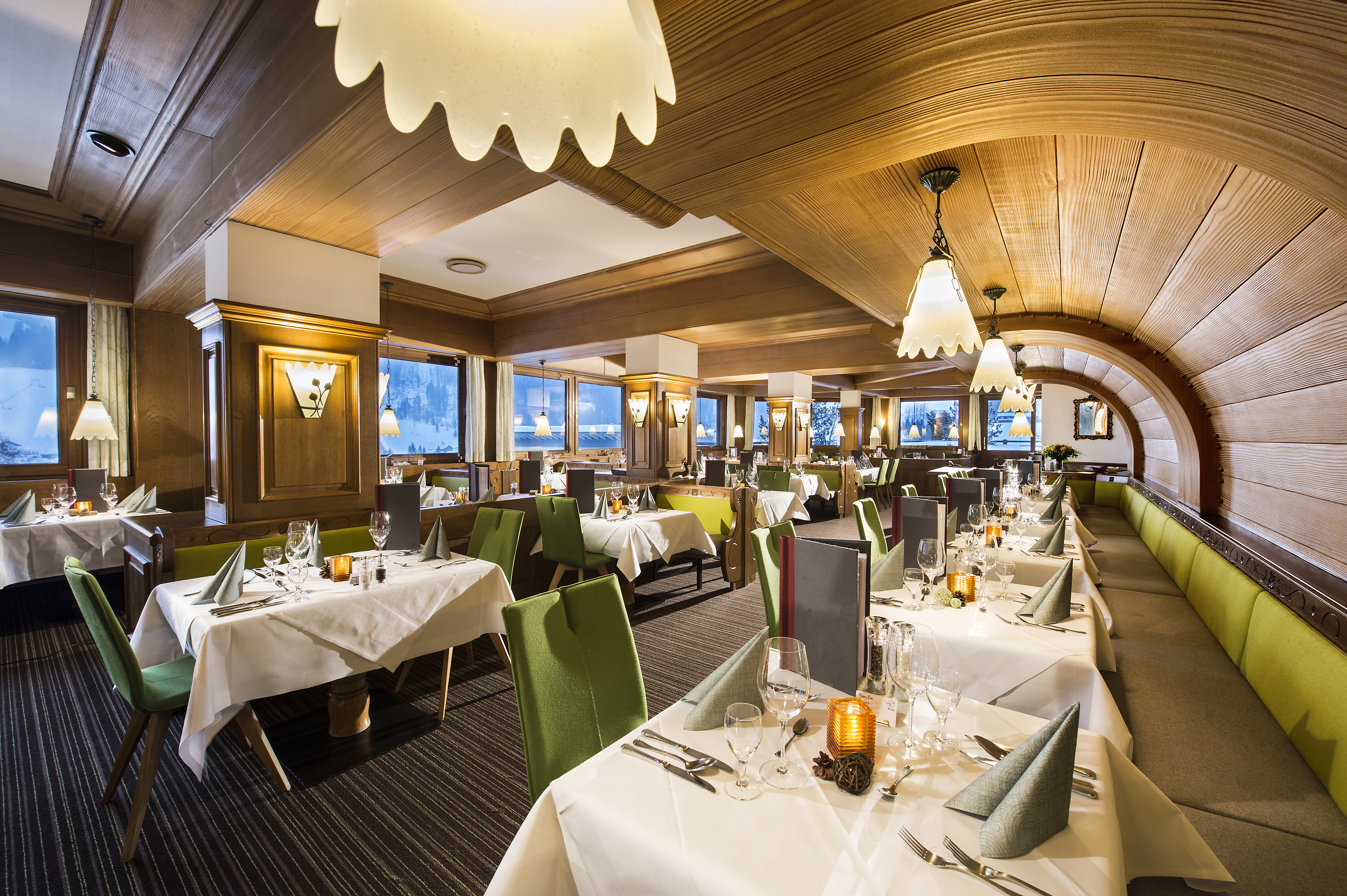 Unterkunft im Allgäu: Restaurant - 4****S Hotel Erlebach in Riezlern