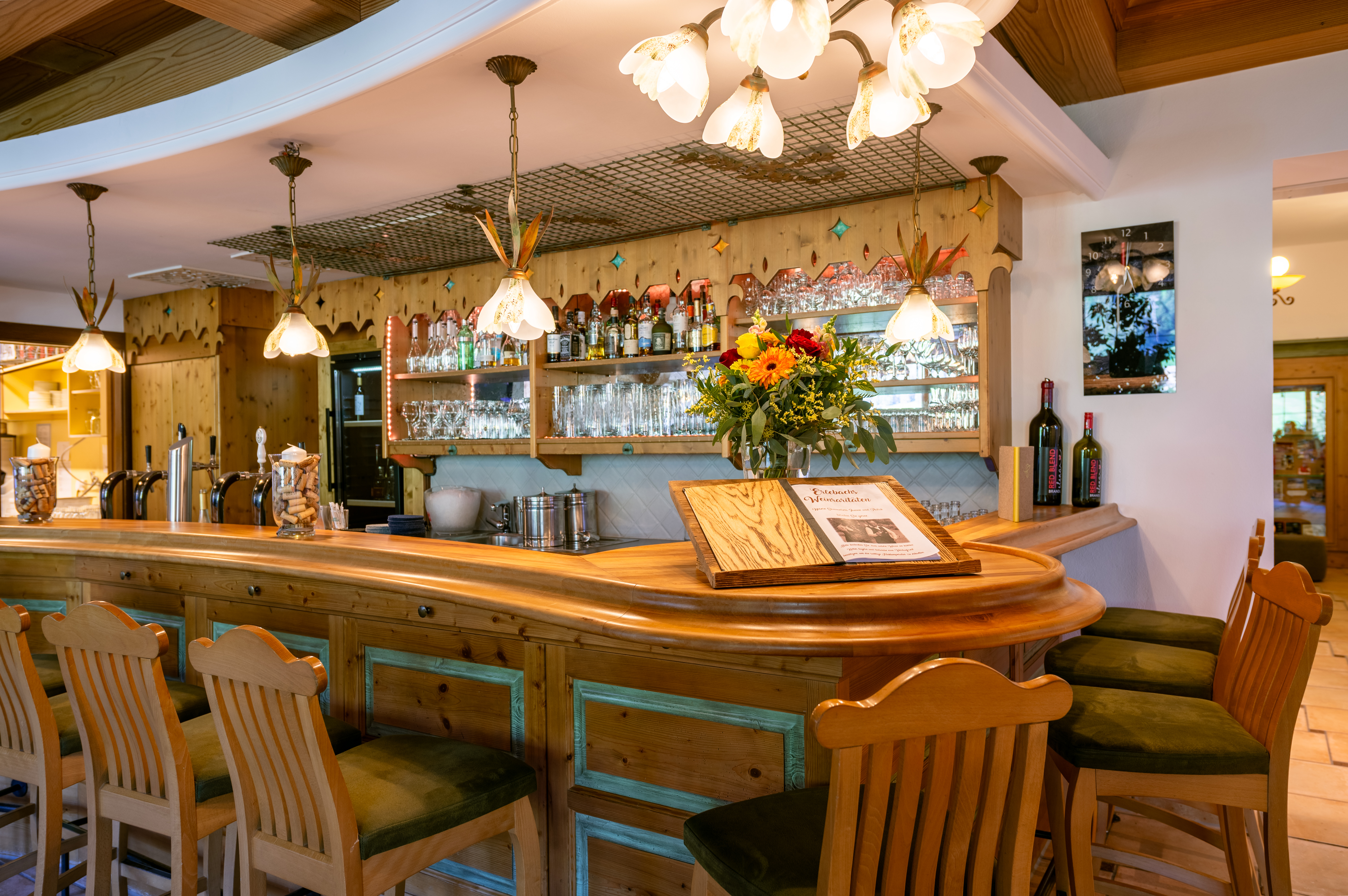 Unterkunft im Allgäu: Barbereich - 4****S Hotel Erlebach in Riezlern