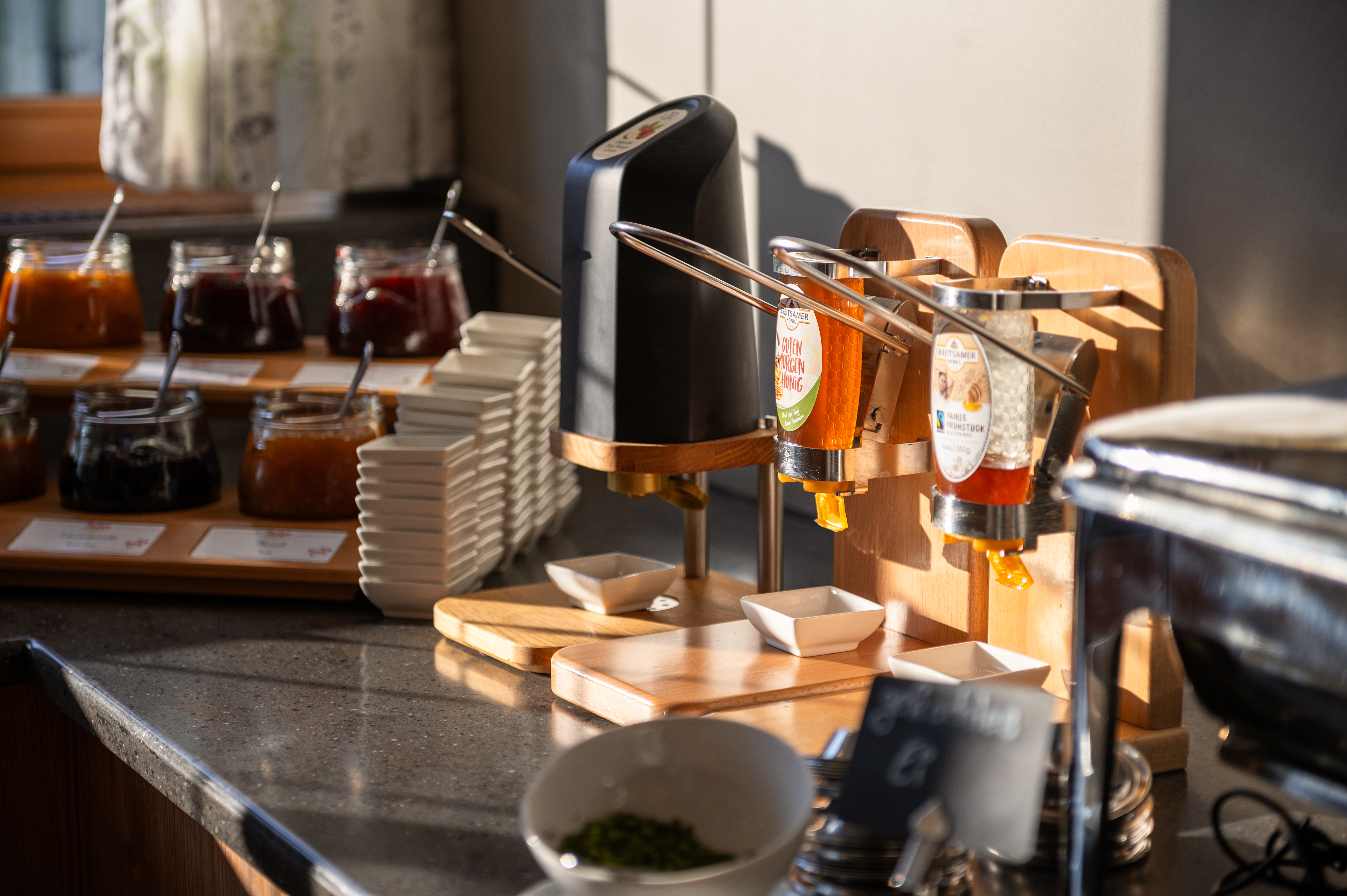 Unterkunft im Allgäu: Frühstück - 4****S Hotel Erlebach in Riezlern