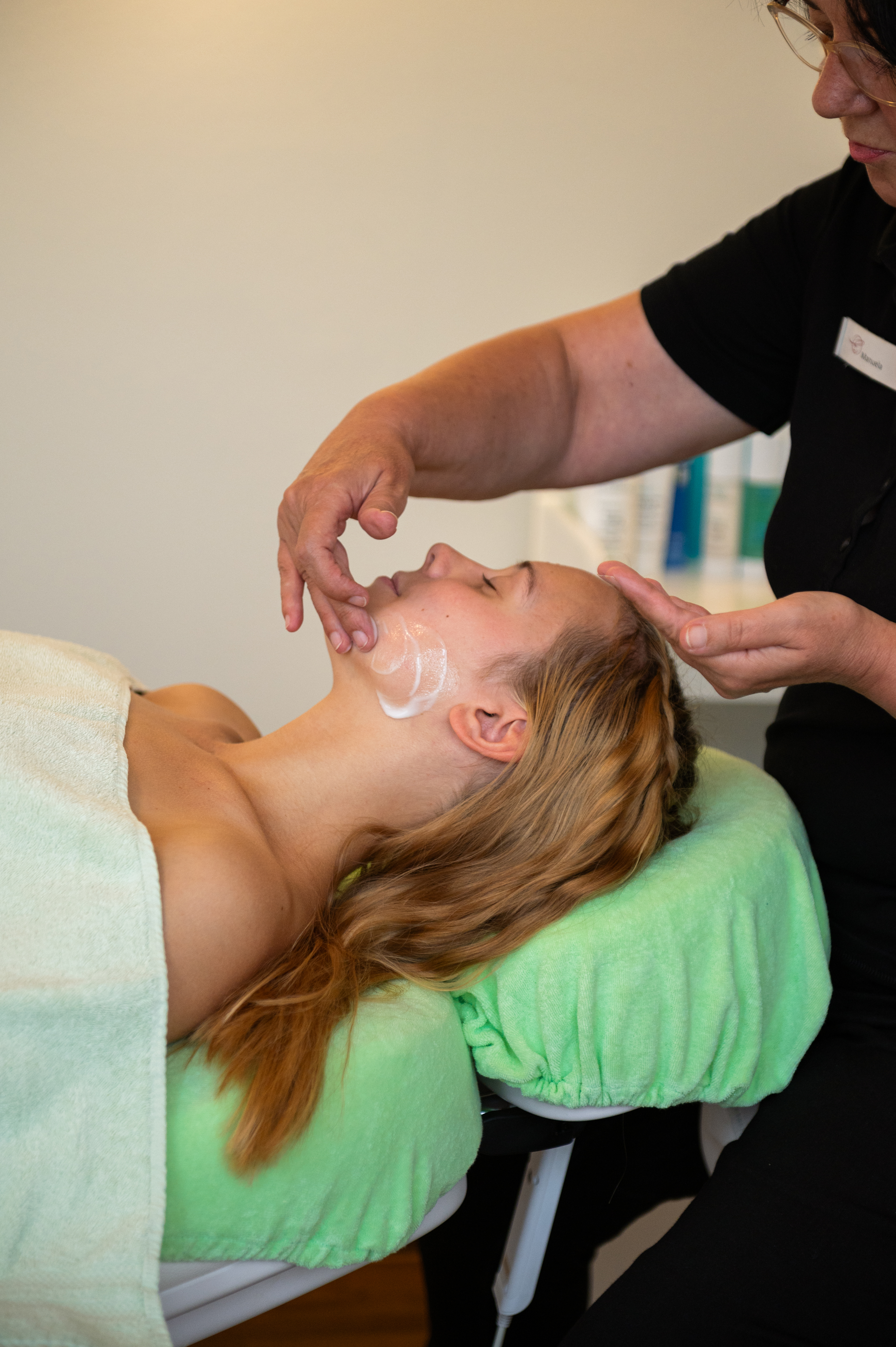 Unterkunft im Allgäu: Kosmetikbehandlungen - 4****S Hotel Erlebach in Riezlern