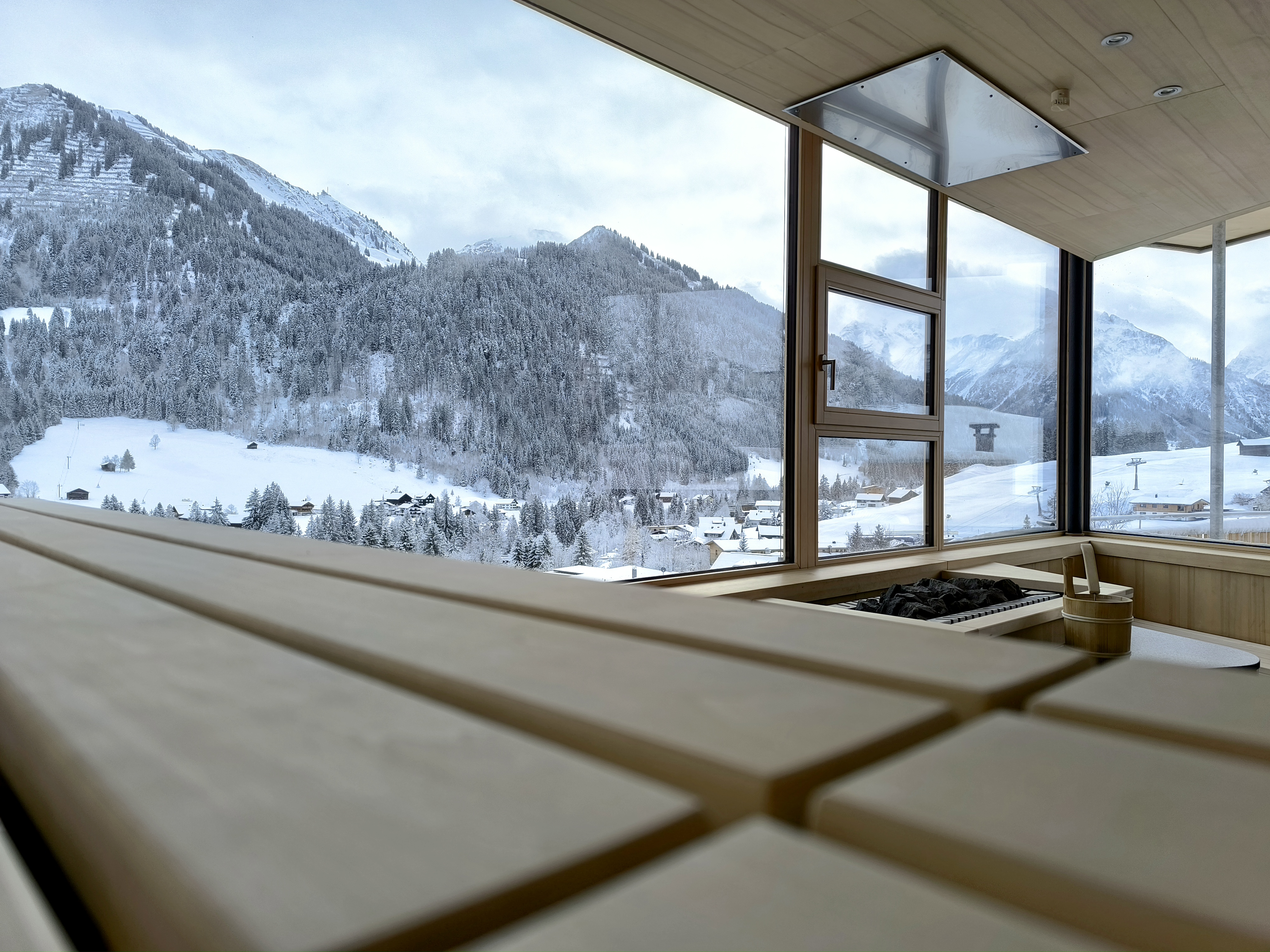 Unterkunft im Allgäu: Finnische Sauna - 4****S Hotel Erlebach in Riezlern