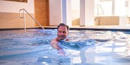 hotels-und-ferienwohnungen-im-oberallgaeu - Freizeit: Sauna - Bad Hindelang - Indoor-Schwimmbecken - Wohlfühlhotel Frohsinn in Fischen im Allgäu