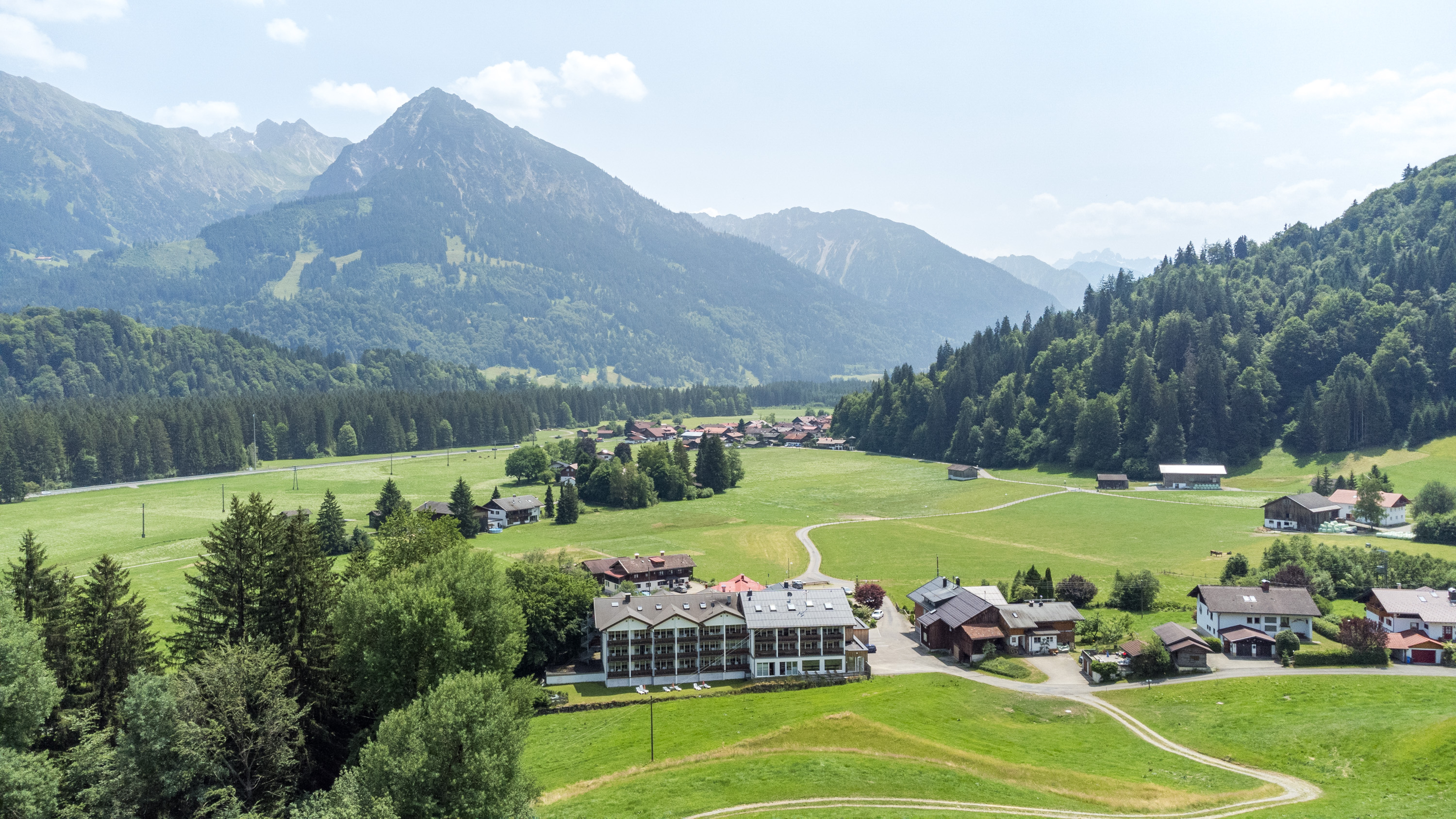 Unterkunft im Allgäu: Hotel Frohsinn Blickrichtung Rubihorn - Wohlfühlhotel Frohsinn in Fischen im Allgäu