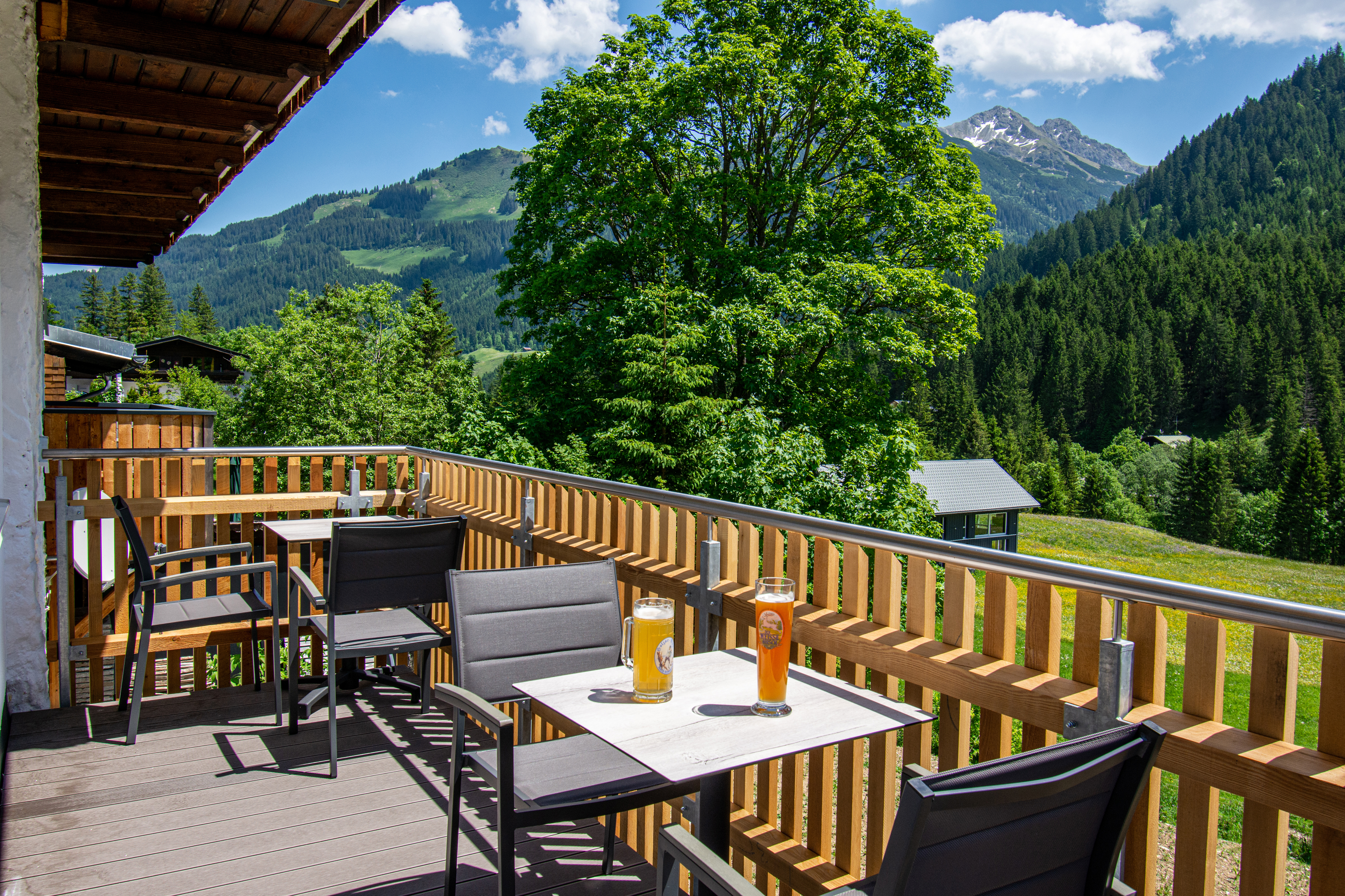 Unterkunft im Allgäu: Balkon am Frühstücksraum | DAS KLEEMANNs - DAS KLEEMANNs - Urlaub erfrischend anders
