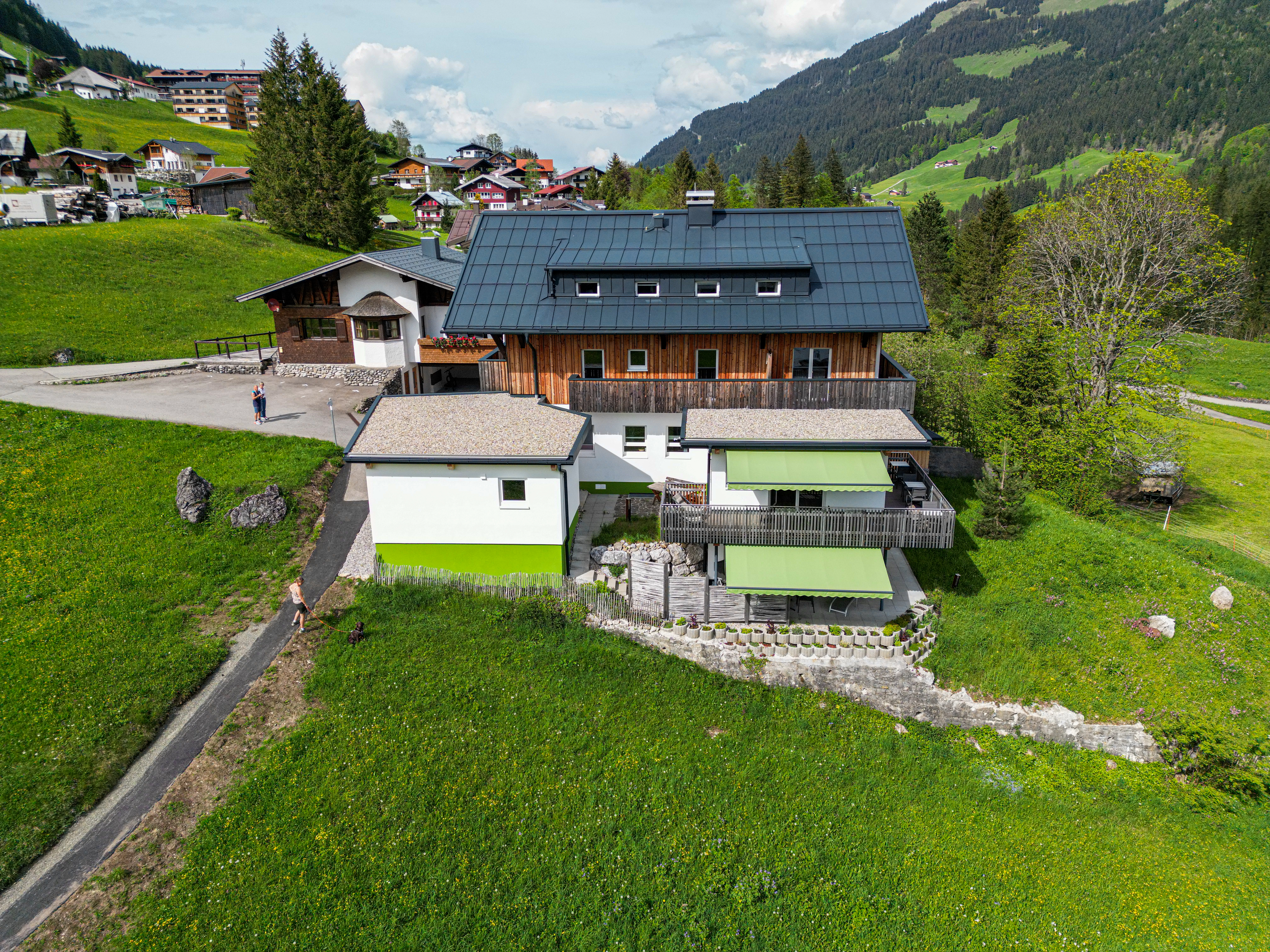 Unterkunft im Allgäu: Außenaufnahme im Sommer | DAS KLEEMANNs - DAS KLEEMANNs - Urlaub erfrischend anders