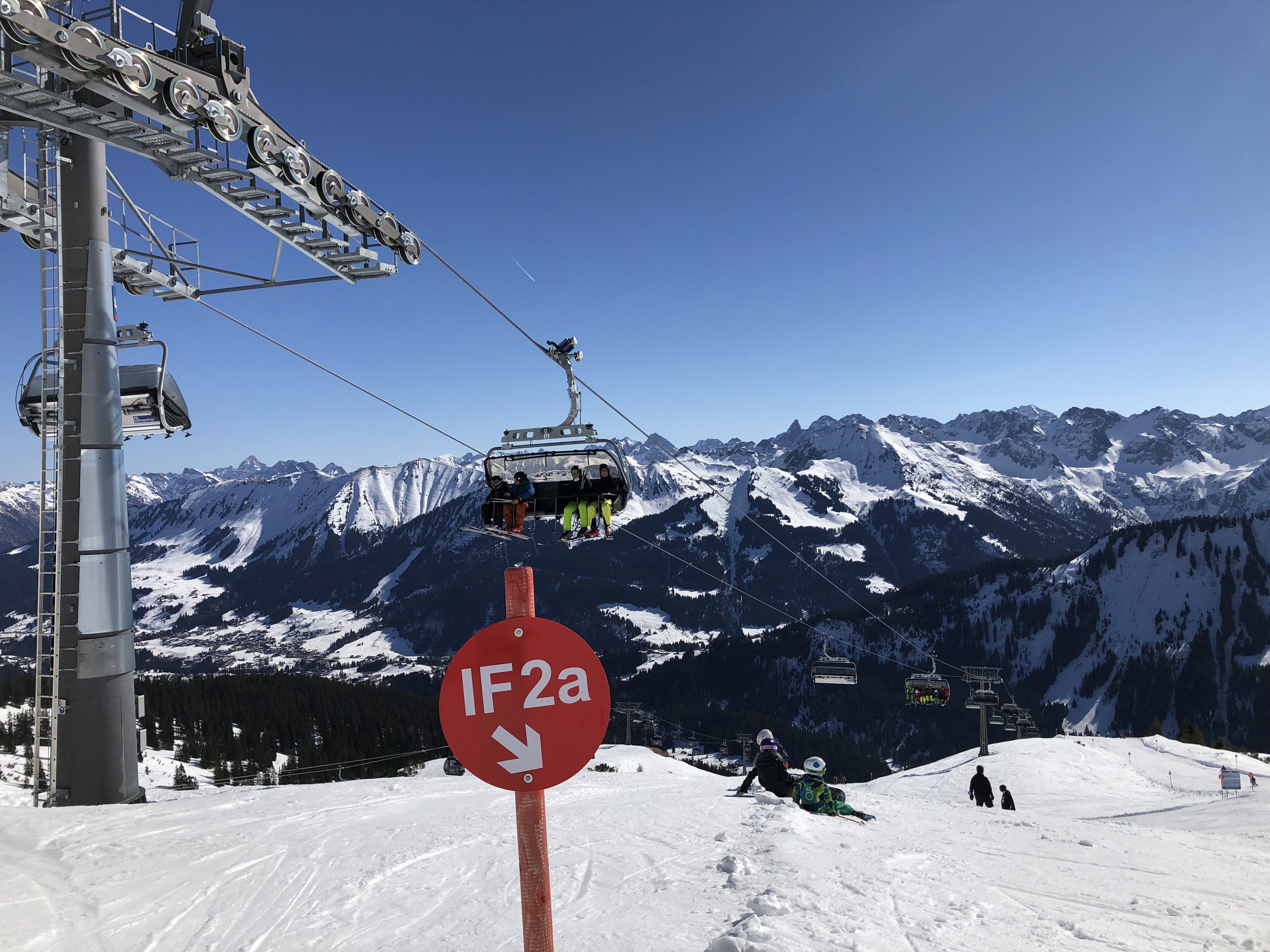 Unterkunft im Allgäu: Das Dorfhuus - Ferienwohnung in Mittelberg im Kleinwalsertal - Das Dorfhuus - Ferienwohnung im Kleinwalsertal