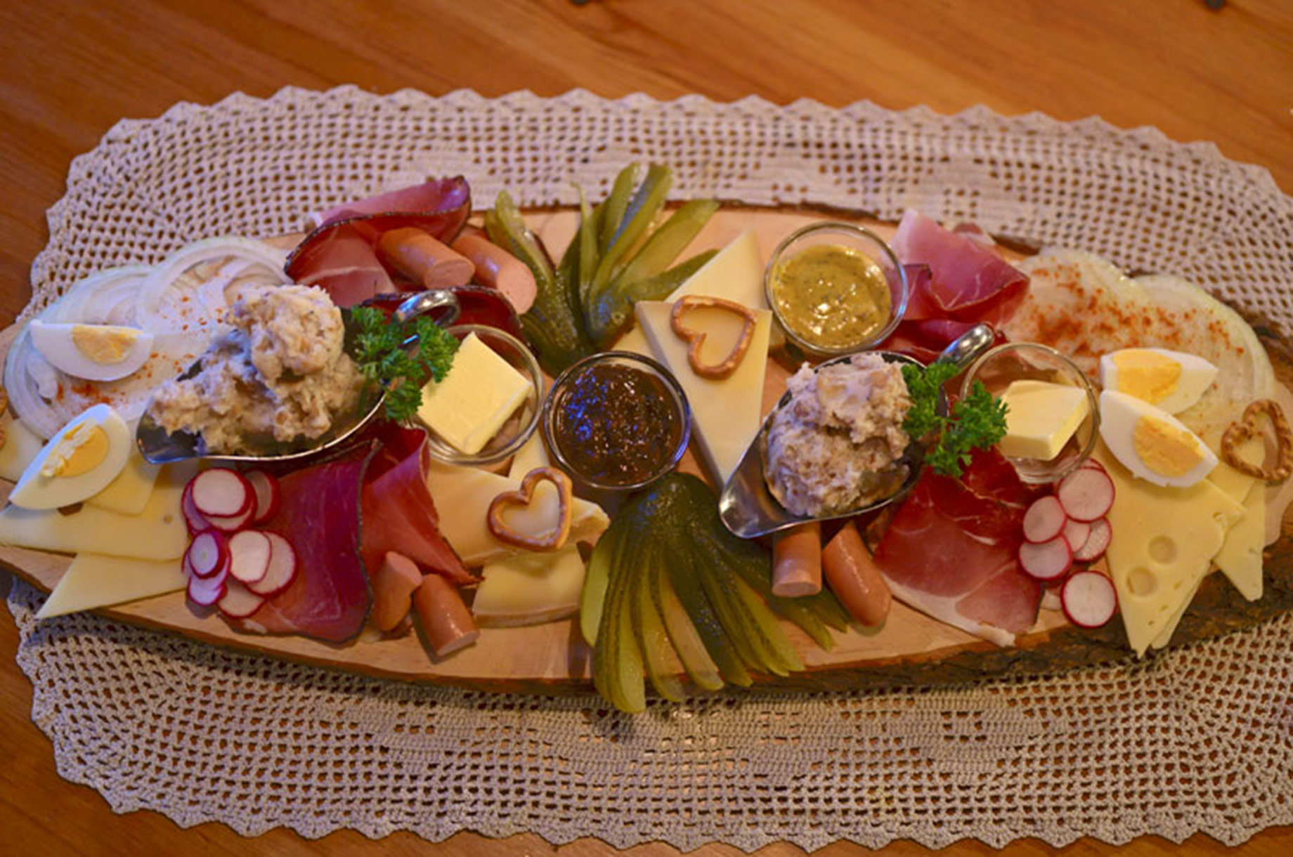 Restaurants im Oberallgäu: Rasthaus am Mittag über Immenstadt im Allgäu - Rasthaus am Mittag über Immenstadt im Allgäu