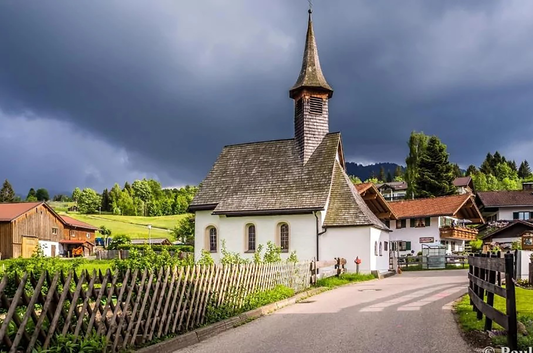 Unterkunft im Allgäu: Kornauer Kapelle  - Baldaufs Alpchalet- Urlaub mit Hund im Grünen mit Bergblick