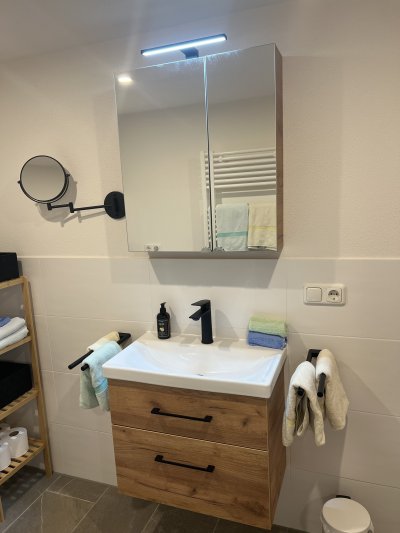 Unterkunft im Allgäu: Waschtisch - Baldaufs Alpchalet- Urlaub mit Hund im Grünen mit Bergblick