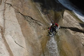 Erlebnisse im Oberallgäu: Canyoning in der Starzlachklamm im Allgäu - Bergsport Allgäu - Canyoning in der Starzlachklamm