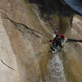 Erlebnisse im Oberallgäu: Canyoning in der Starzlachklamm im Allgäu - Bergsport Allgäu - Canyoning in der Starzlachklamm