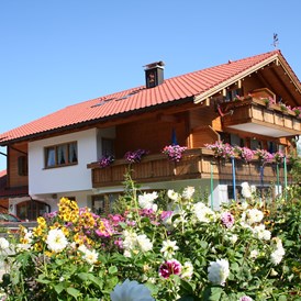 Unterkunft im Allgäu: Alpen-Flair - Ferienwohnungen in Bolsterlang im Allgäu - Gästehaus Alpen-Flair
