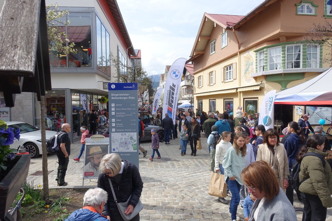 Veranstaltungen im Oberallgäu: Frühlingsfest mit verkaufsoffenem Sonntag in der Alpenstadt - Verkaufsoffener Sonntag im Frühjahr in Sonthofen
