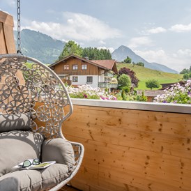 Unterkunft im Allgäu: Balkon mit Blick aufs Rubihorn - Alpin Hotel bichl 761