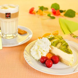 Unterkunft im Allgäu: Leckere Kaffeespezialitäten und hausgemachte Kuchen & Torten - Ihr Alpenblick - Hotel & Restaurant in Fischen im Allgäu