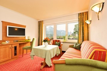 Unterkunft im Allgäu: Unser Berg-Appartement im Gästehaus - Ihr Alpenblick - Hotel & Restaurant in Fischen im Allgäu