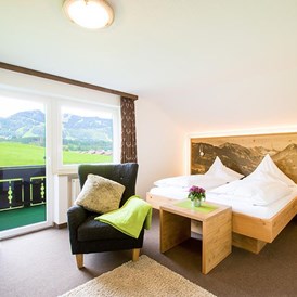 Unterkunft im Allgäu: Doppelzimmer "Huimat" im Gästehaus - Ihr Alpenblick - Hotel & Restaurant in Fischen im Allgäu